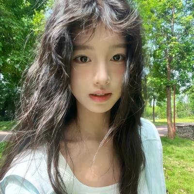 轻轻拂过